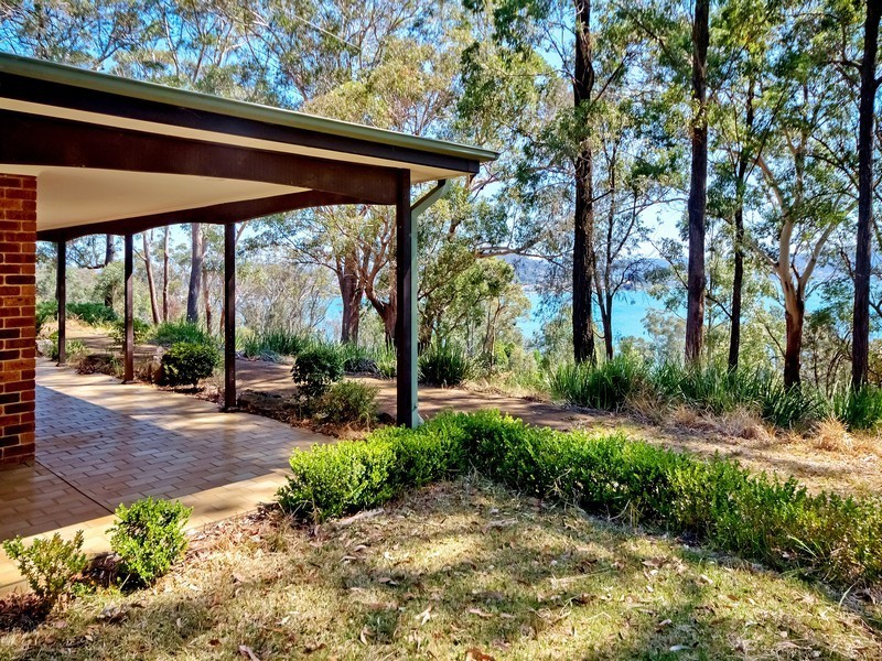 330 Avoca Drive, Green Point NSW 2251