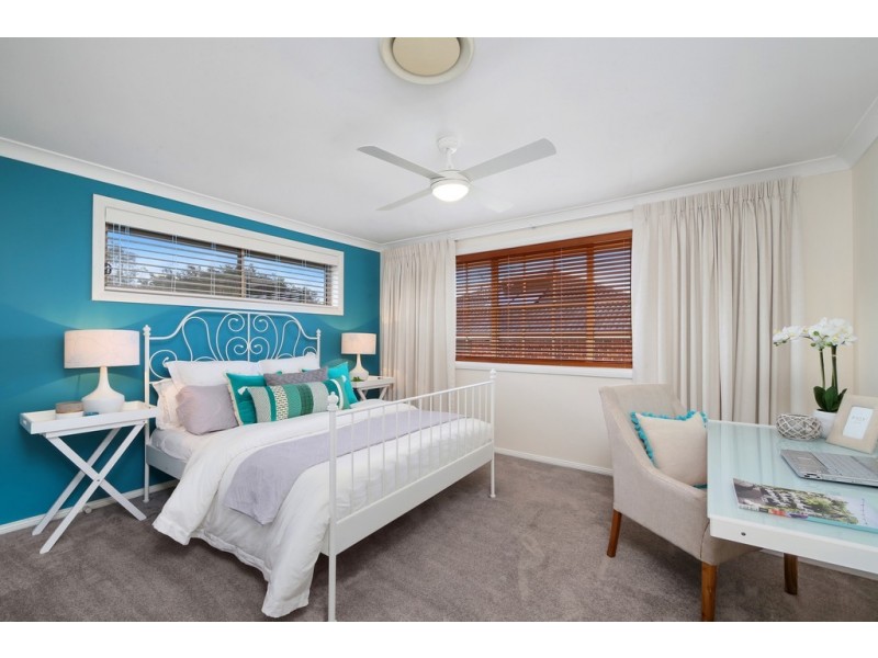 1A Dunn Street, Point Frederick NSW 2250