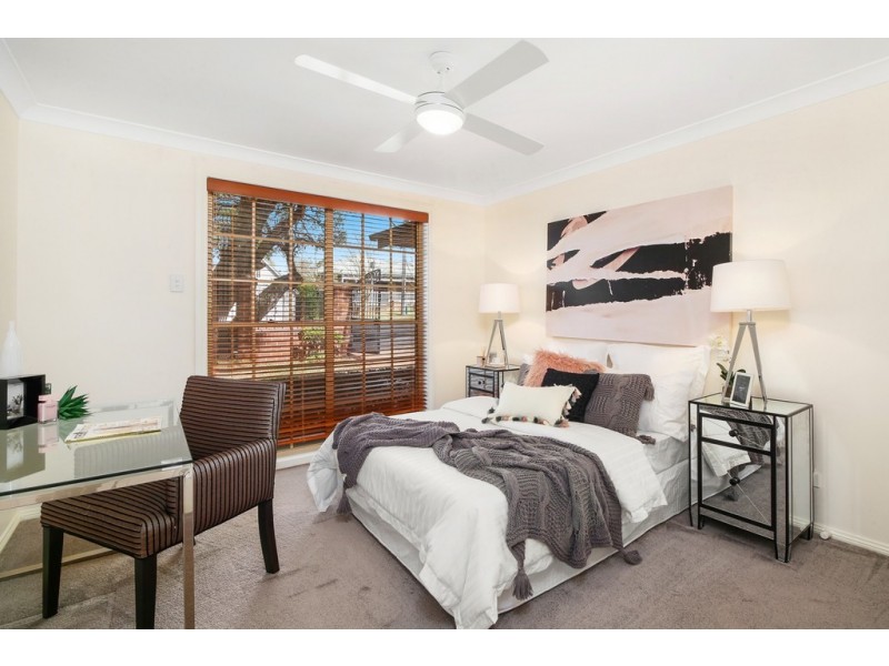 1A Dunn Street, Point Frederick NSW 2250