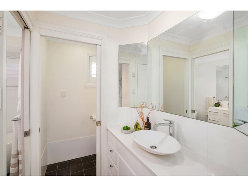 1A Dunn Street, Point Frederick NSW 2250