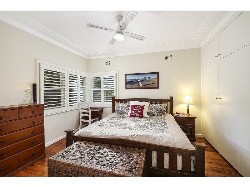 6 Lynnette Crescent, East Gosford NSW 2250