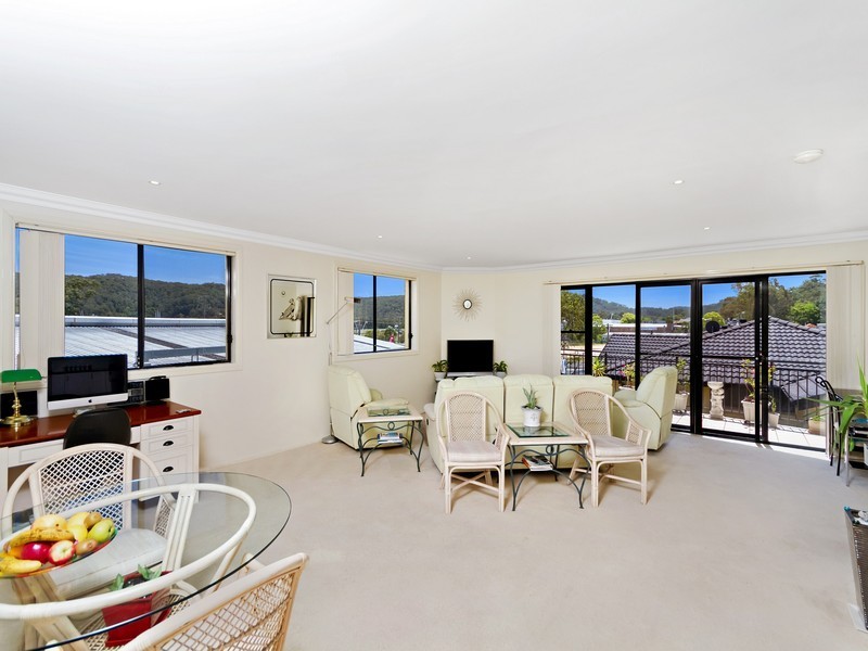 24/2 Adcock Avenue, West Gosford NSW 2250