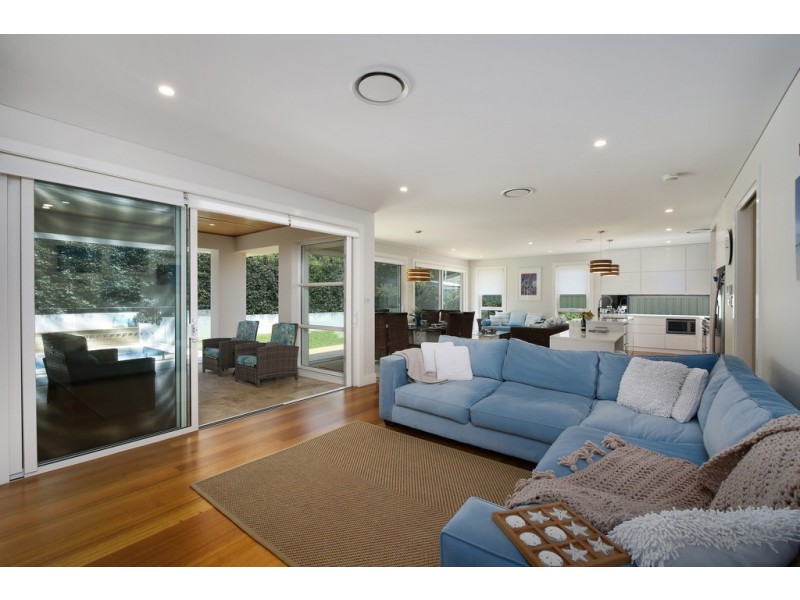 10 Calais Road, Wamberal NSW 2260