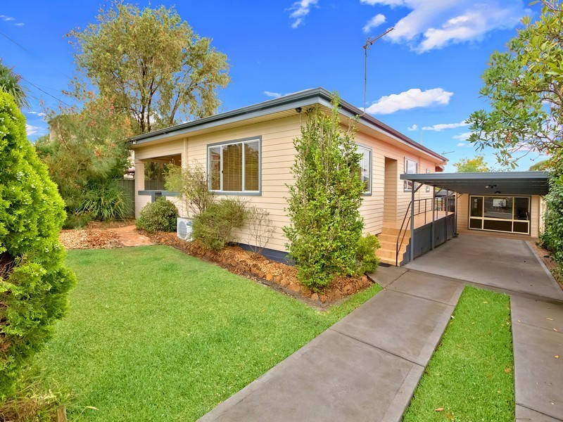 6 Melbourne Street, East Gosford NSW 2250