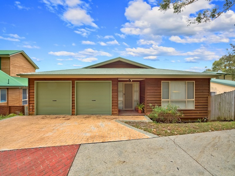 17 Irwin Place, Green Point NSW 2251