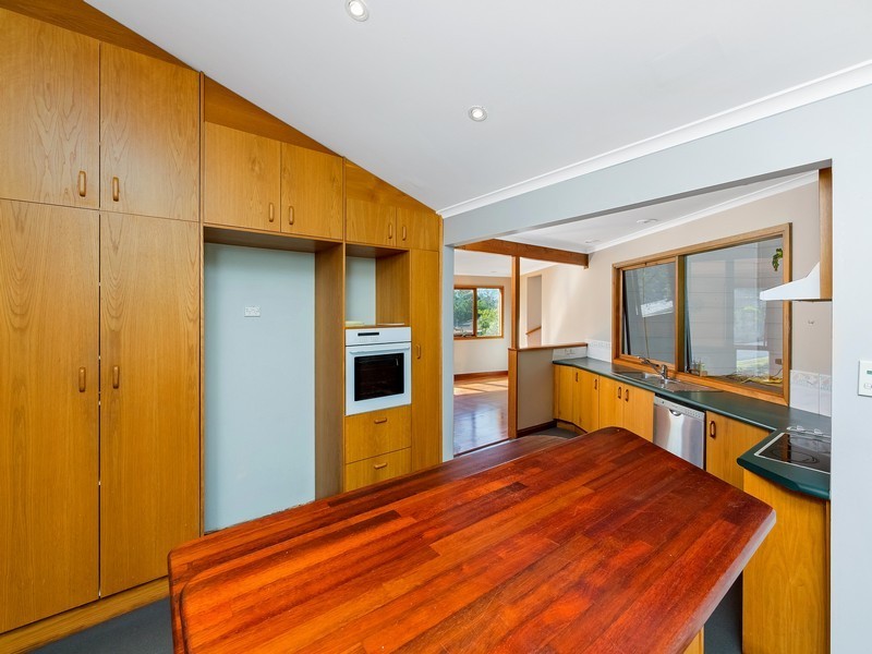 10 Sullens Avenue, East Gosford NSW 2250