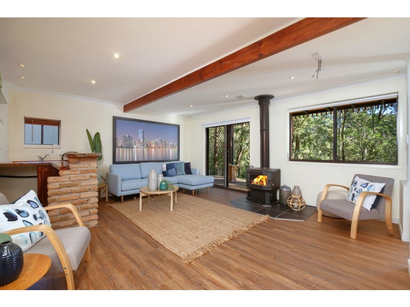 16 Algwen Road, North Gosford NSW 2250