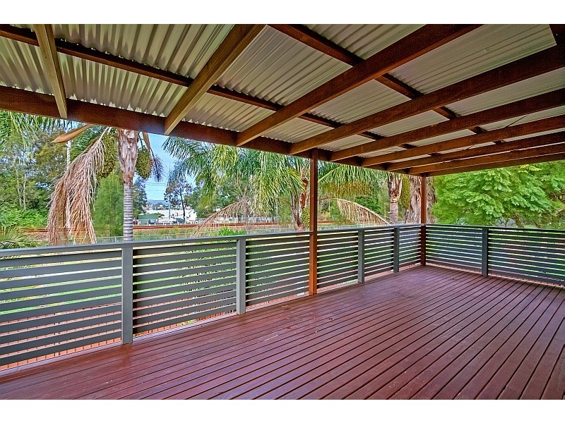 15 Althea Place, Point Clare NSW 2250