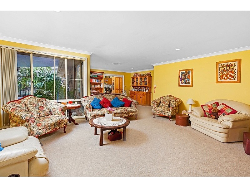13 Treeland Road, Green Point NSW 2251