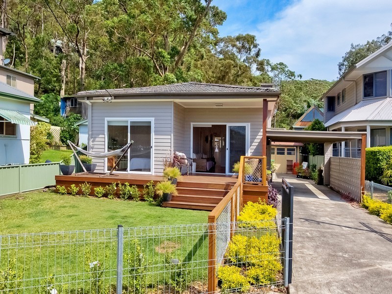 106 Araluen Drive, Hardys Bay NSW 2257