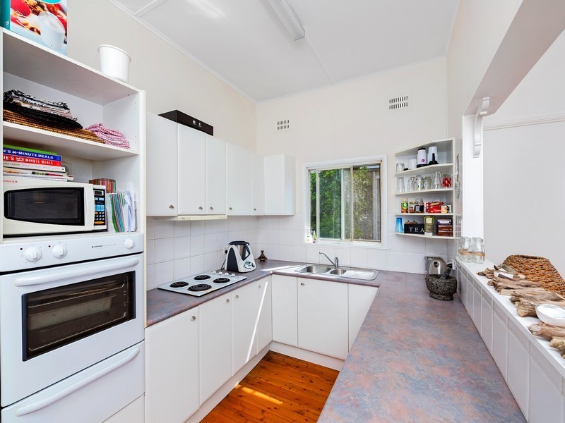 106 Araluen Drive, Hardys Bay NSW 2257