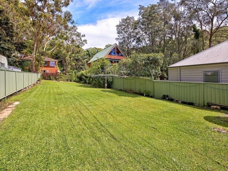 106 Araluen Drive, Hardys Bay NSW 2257