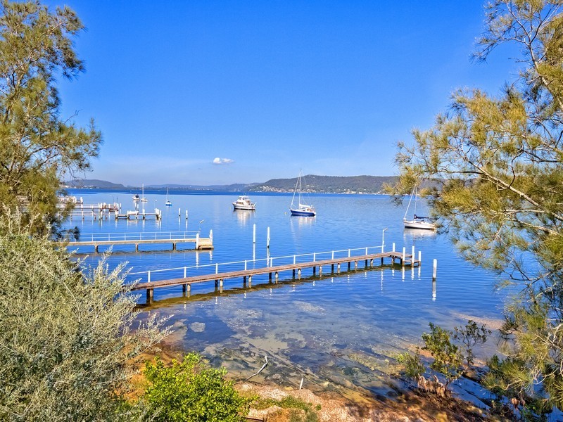 1 Harrison Street, Point Frederick NSW 2250