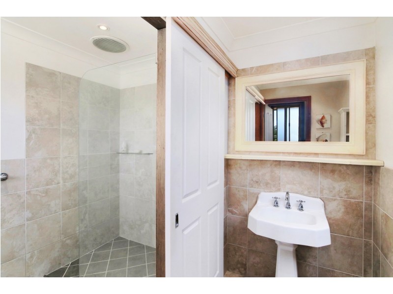 3 James Sea Drive, Green Point NSW 2251