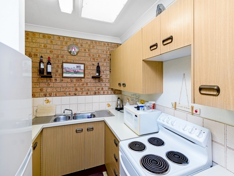 8/166 Albany Street, Point Frederick NSW 2250