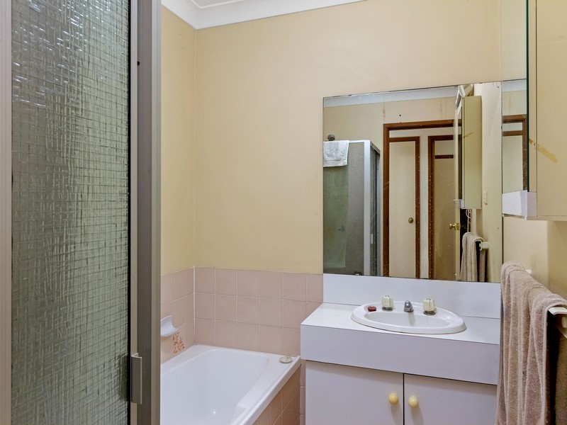 8/166 Albany Street, Point Frederick NSW 2250