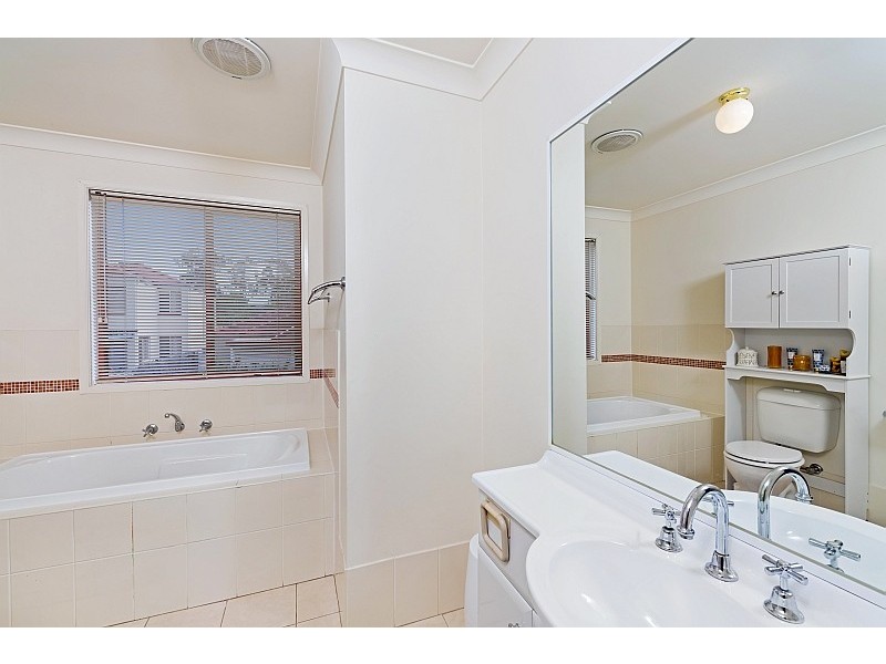 45 Wingello Crescent, Wyoming NSW 2250