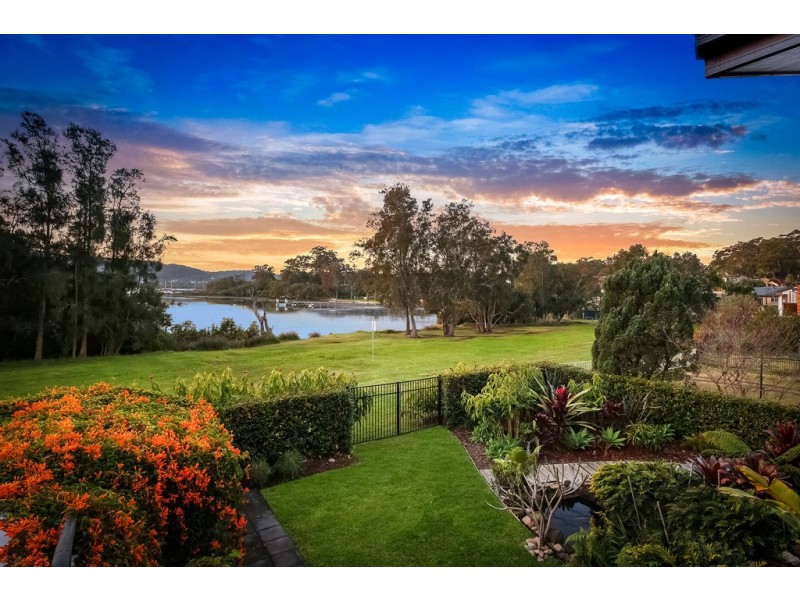 35 Bayside Drive, Green Point NSW 2251