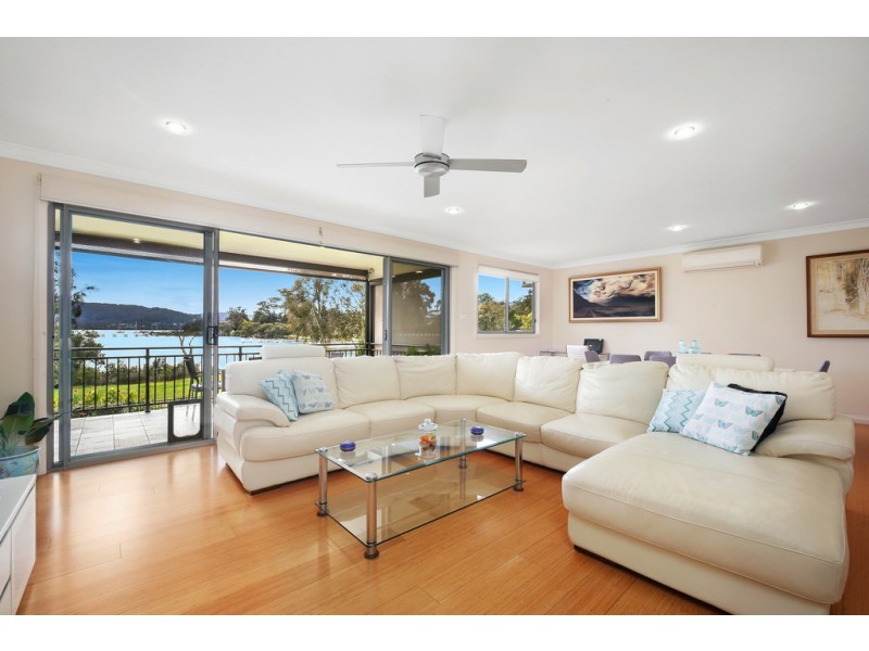35 Bayside Drive, Green Point NSW 2251