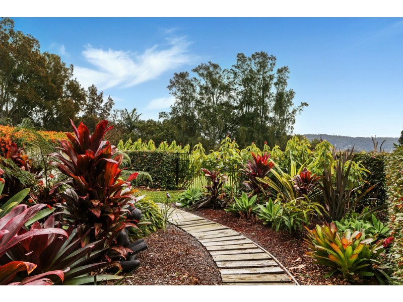 35 Bayside Drive, Green Point NSW 2251