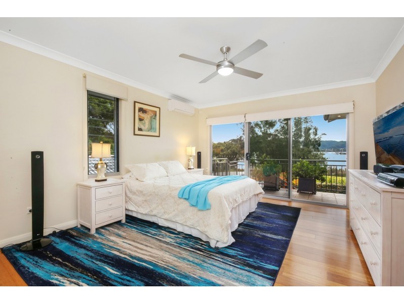 35 Bayside Drive, Green Point NSW 2251