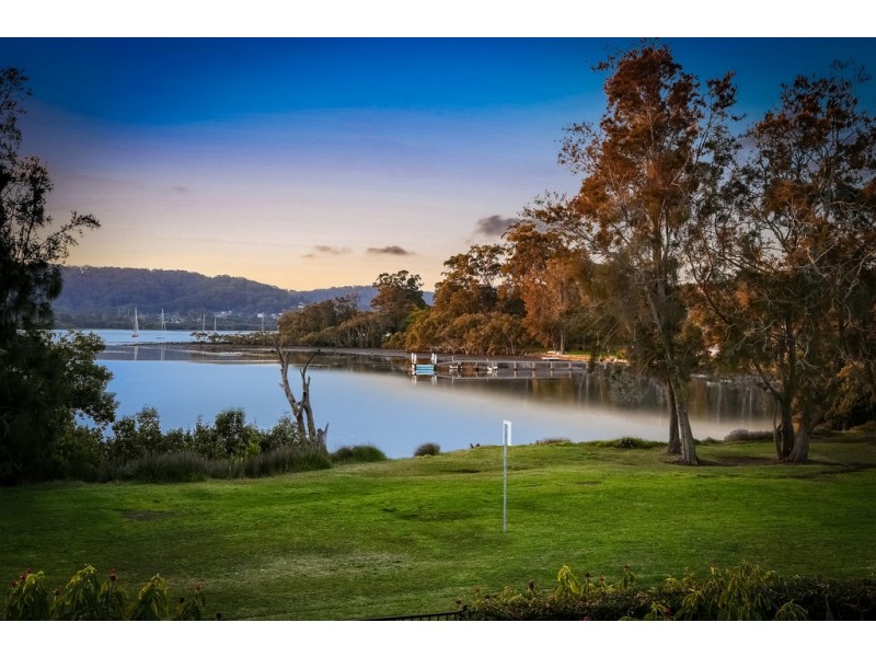 35 Bayside Drive, Green Point NSW 2251