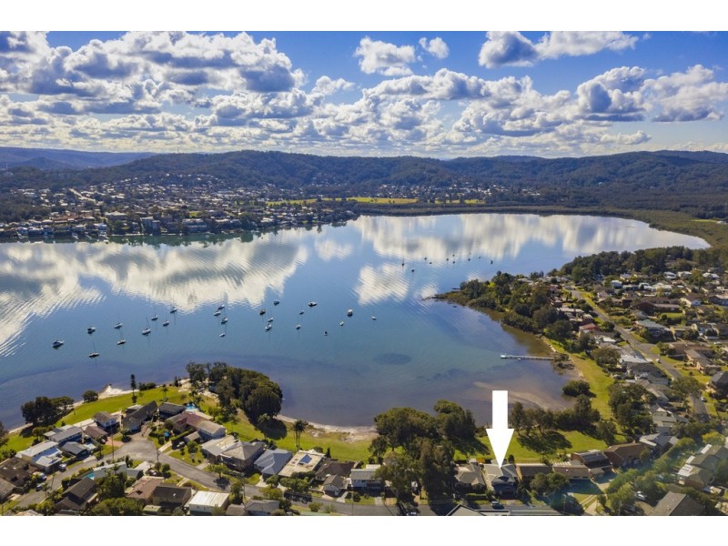 35 Bayside Drive, Green Point NSW 2251