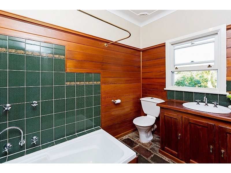 29 Wells Street, East Gosford NSW 2250