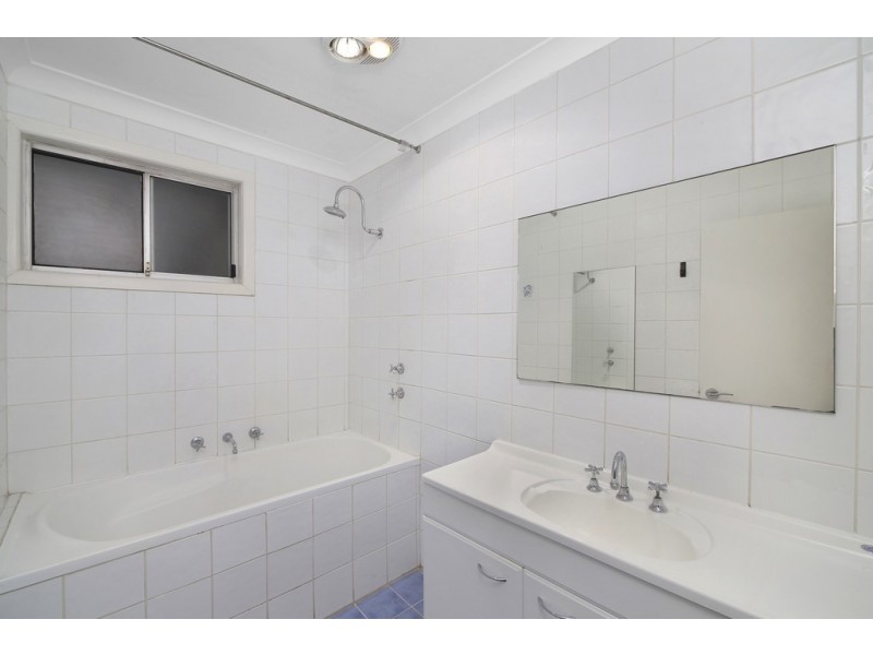 14 Halcyon Street, Wyoming NSW 2250