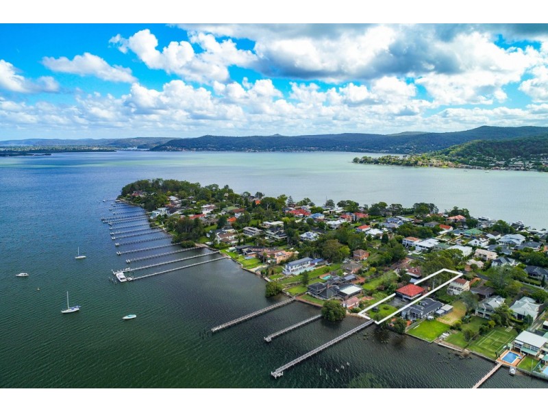 83 Albany Street, Point Frederick NSW 2250