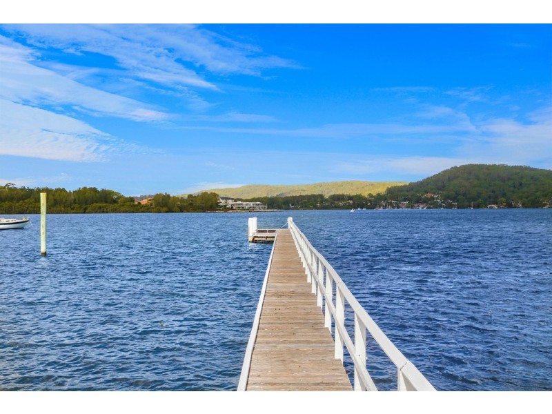 83 Albany Street, Point Frederick NSW 2250