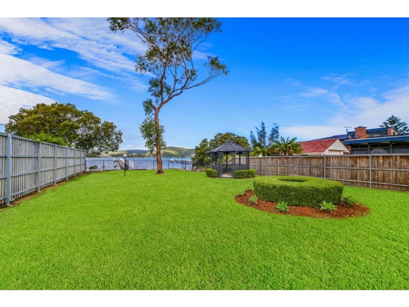 83 Albany Street, Point Frederick NSW 2250