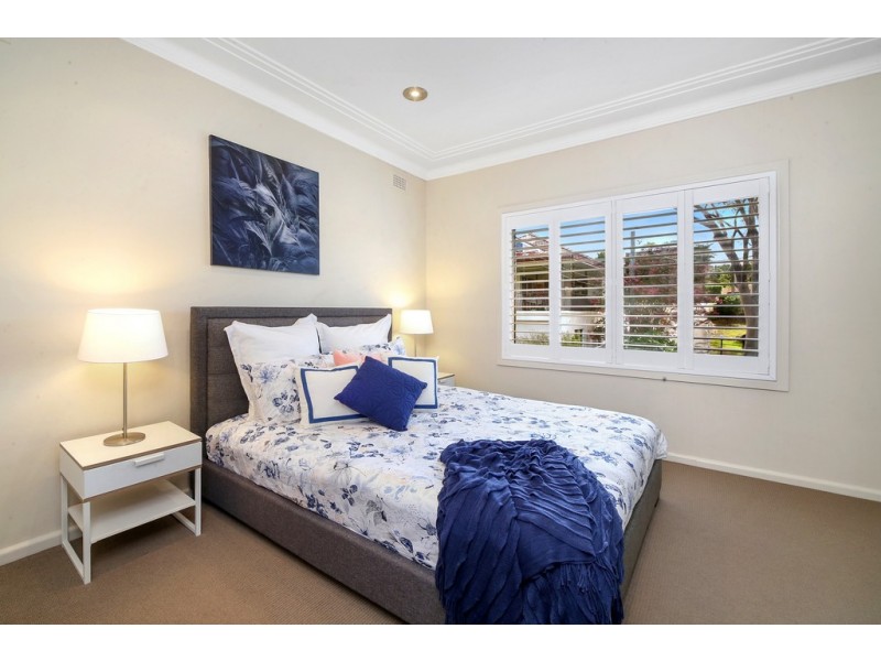 83 Albany Street, Point Frederick NSW 2250