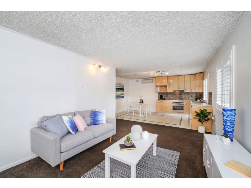 83 Albany Street, Point Frederick NSW 2250