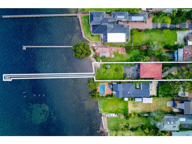 83 Albany Street, Point Frederick NSW 2250