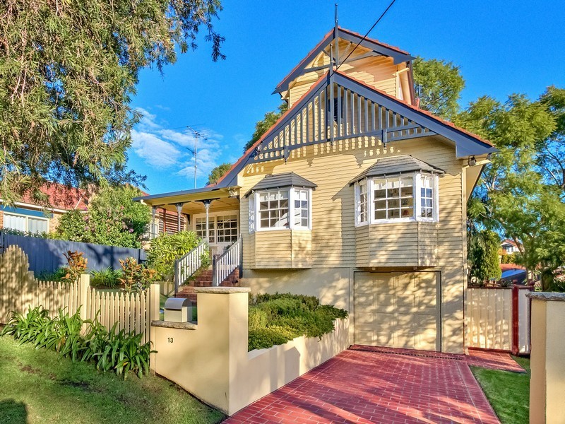 13 Duke Street, Point Frederick NSW 2250
