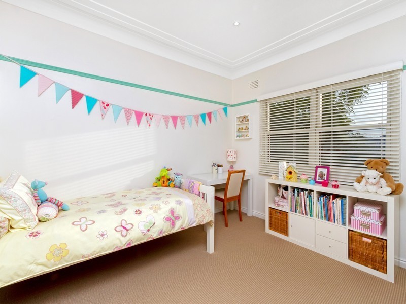 13 Duke Street, Point Frederick NSW 2250