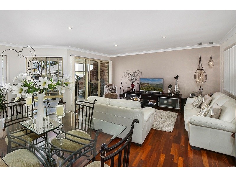 2/9 Melbourne Street, East Gosford NSW 2250