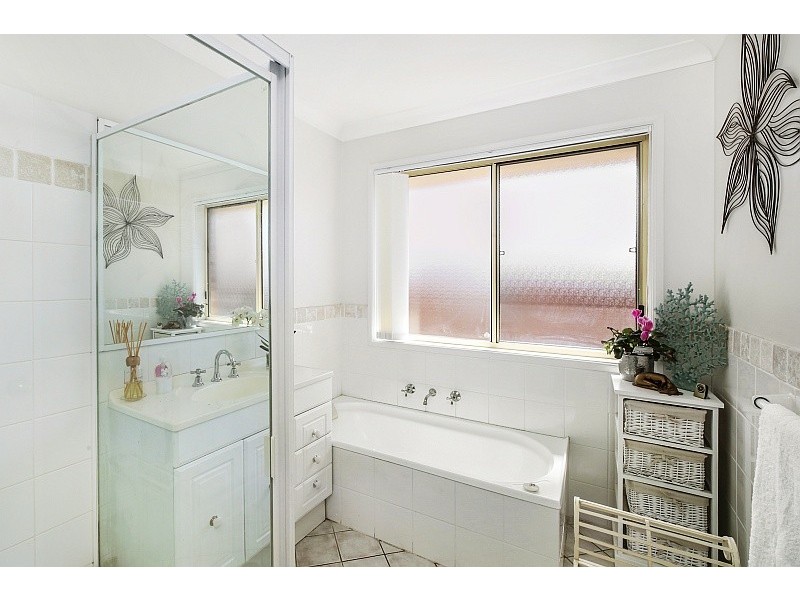 2/9 Melbourne Street, East Gosford NSW 2250