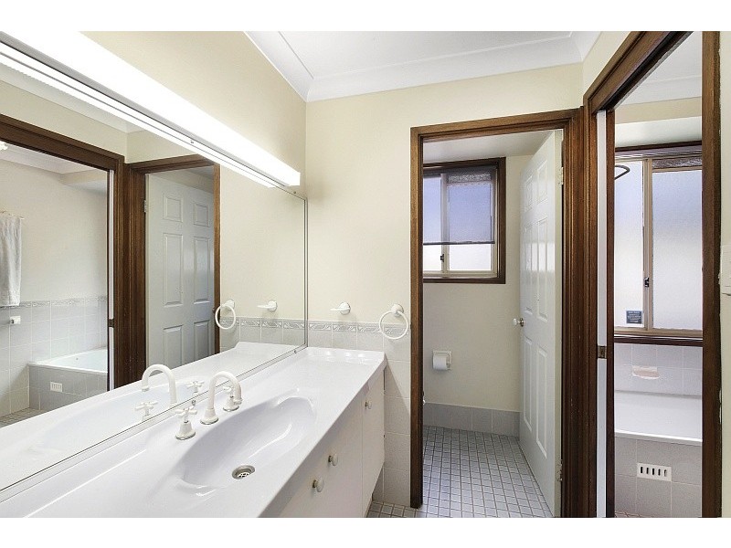 82 Chamberlain Road, Wyoming NSW 2250