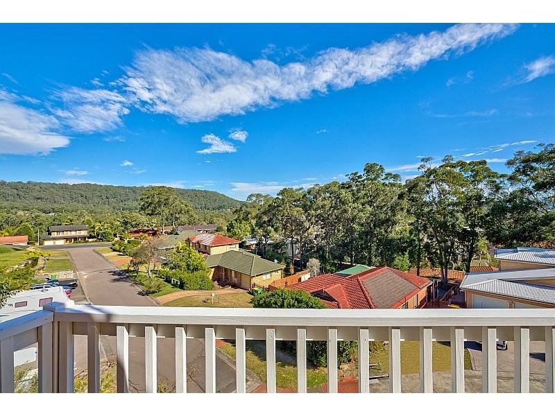 9 Irwin Place, Green Point NSW 2251