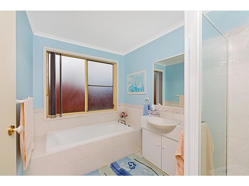 11 Rembrae Drive, Green Point NSW 2251
