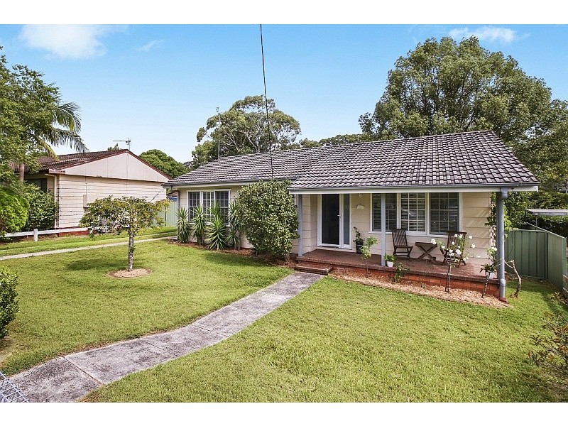 17 Dalton Street, Wyoming NSW 2250