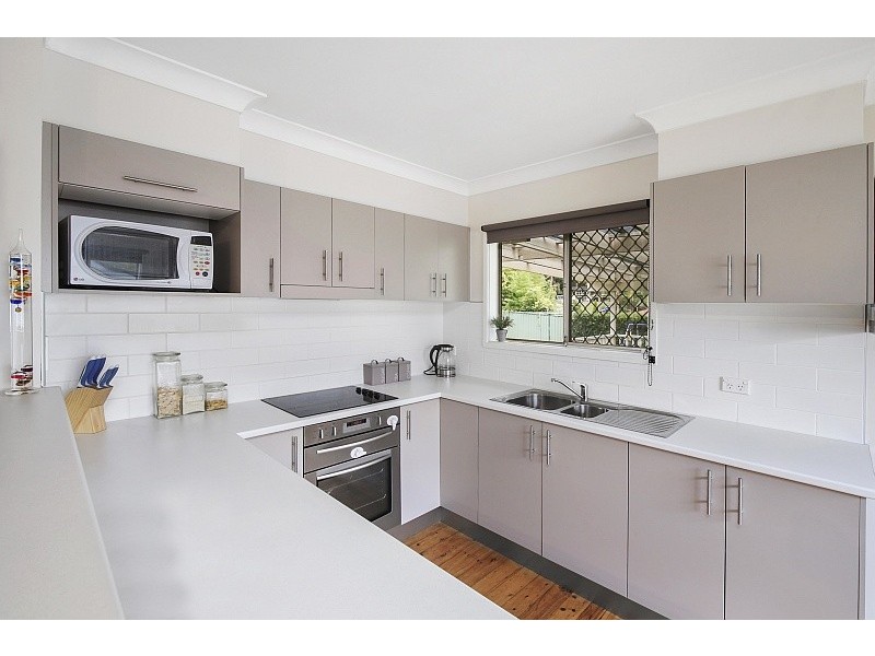 17 Dalton Street, Wyoming NSW 2250