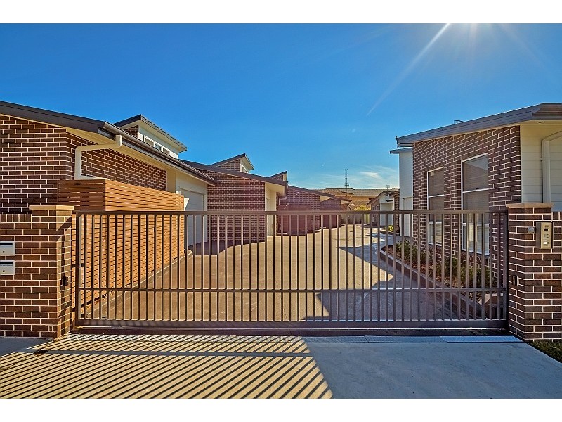 2/253-255 Booker Bay Road, Ettalong Beach NSW 2257