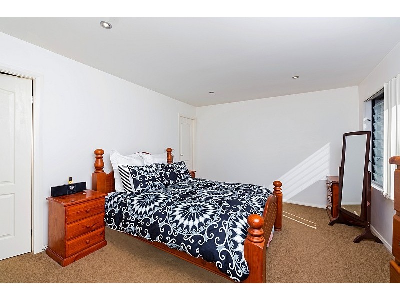 2/11 Moore Street, West Gosford NSW 2250