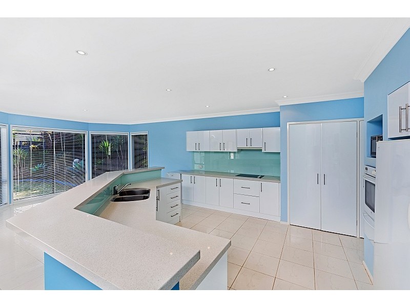 2 Warren Avenue, Avoca Beach NSW 2251