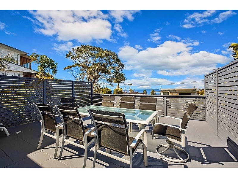 2 Warren Avenue, Avoca Beach NSW 2251