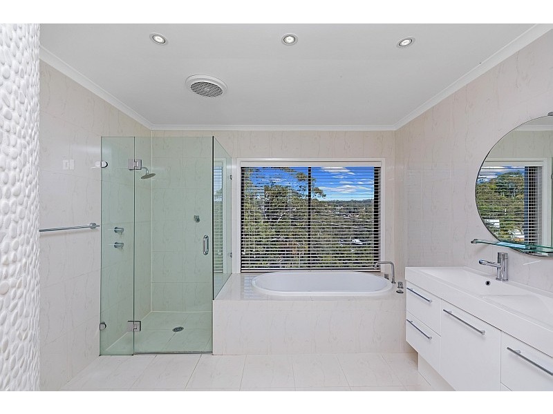 2 Warren Avenue, Avoca Beach NSW 2251