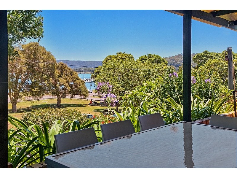 11 Masons Parade, Point Frederick NSW 2250